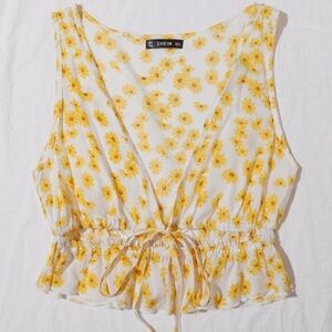 ✨5 for $15✨ floral crop top